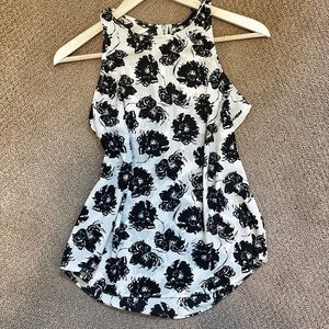 Apt. 9 Monochrome Floral Sleeveless Top